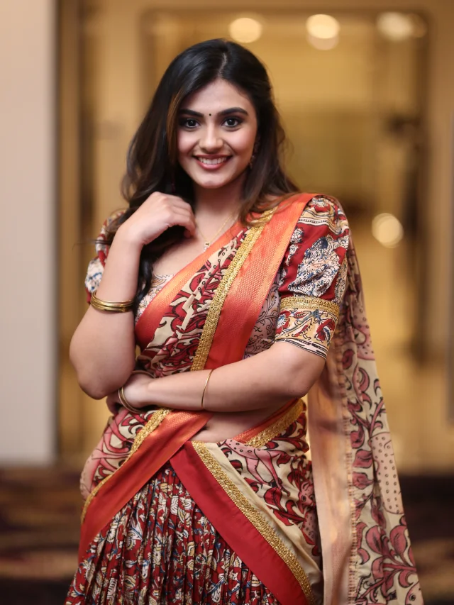 Nayan Sarika Elegant her Beauty in KA Movie Promotions