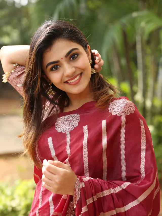 Nayan Sarika Elegant her Beauty in KA Movie Promotions