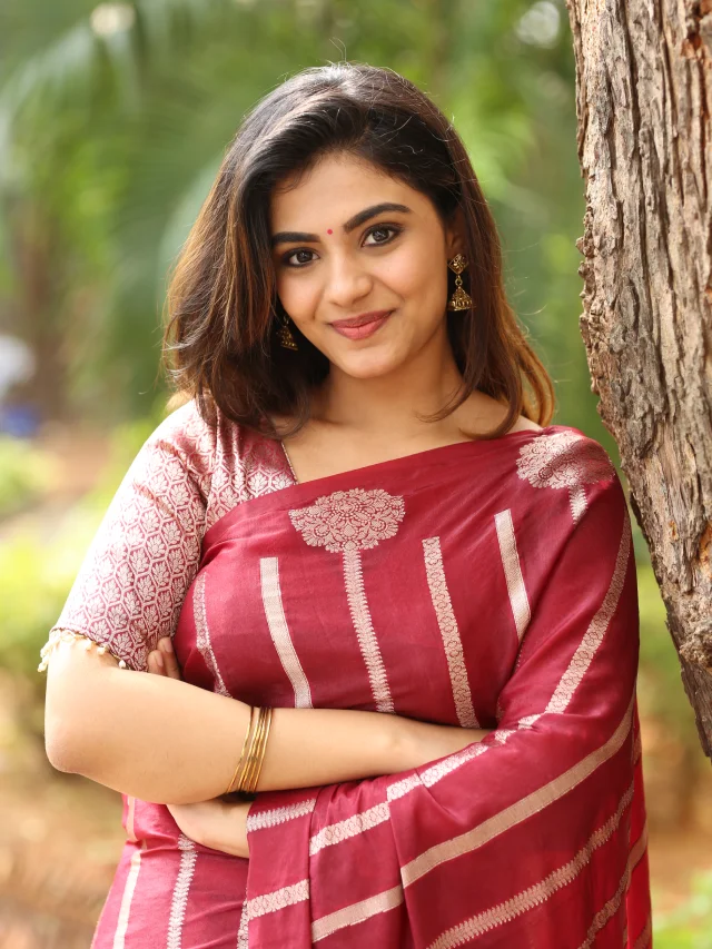 Nayan Sarika Elegant her Beauty in KA Movie Promotions