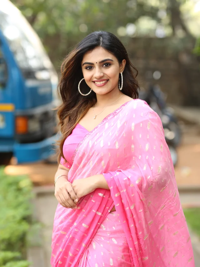 Nayan Sarika Elegant her Beauty in KA Movie Promotions