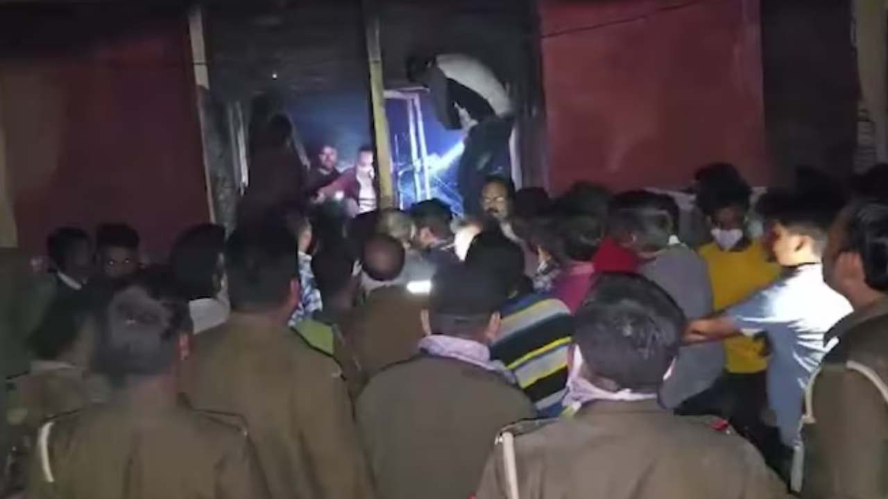 మెడికల్ కాలేజీలో 10 మంది నవజాత శిశువులు సజీవదహనం.. అగ్నిప్రమాదానికి కారణం ఏమిటంటే? మెడికల్ కాలేజీలో 10 మంది నవజాత శిశువులు సజీవదహనం.. అగ్నిప్రమాదానికి కారణం ఏమిటంటే?
