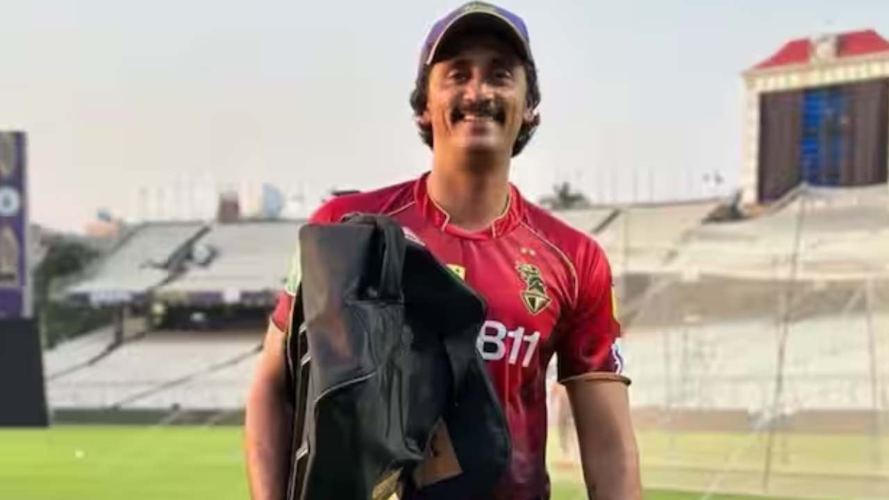 IPL 2025: ఆర్సీబీ కీలక నిర్ణయం.. ఆ జట్టు బౌలింగ్ కోచ్గా ఓంకార్ సాల్వి నియామకం! IPL 2025: ఆర్సీబీ కీలక నిర్ణయం.. ఆ జట్టు బౌలింగ్ కోచ్గా ఓంకార్ సాల్వి నియామకం!