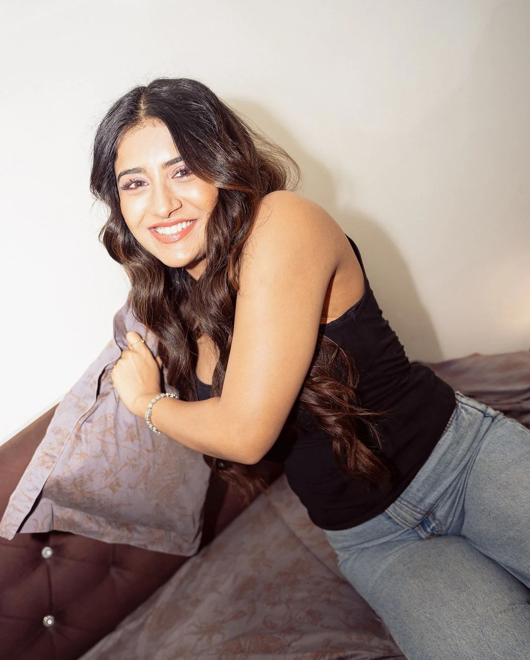 Rashi Singh Elegant her Beauty in Saree and Modern Dress