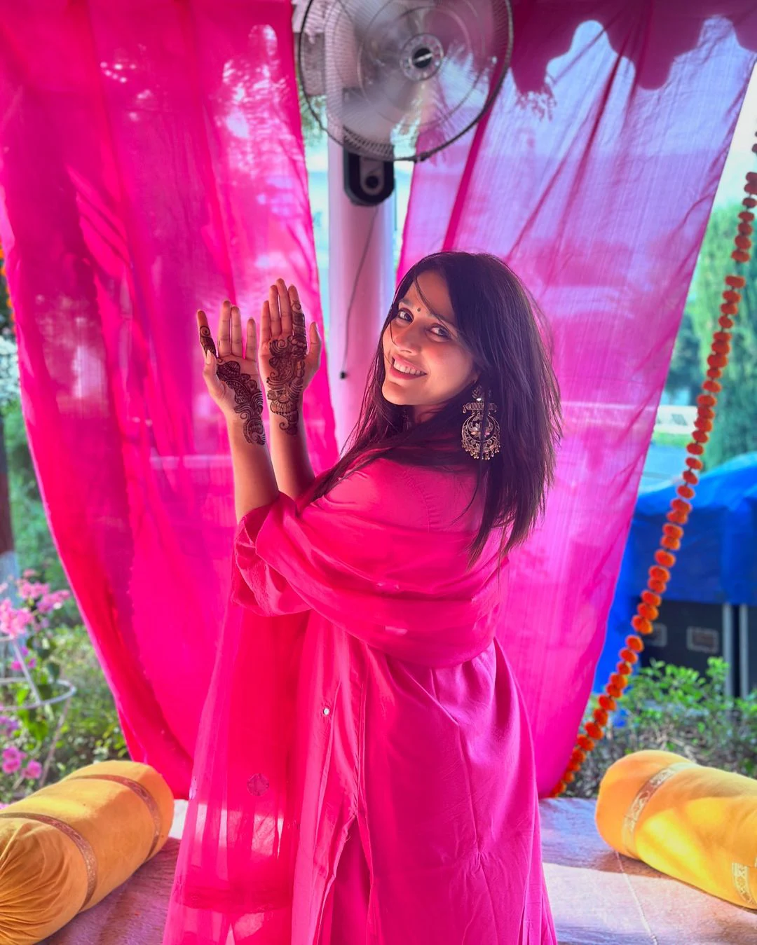 Achor Rashmi Gautam Enjoying in Sister Marriage