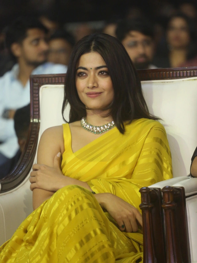 Rashmika Mandanna Cute Photos in Saree