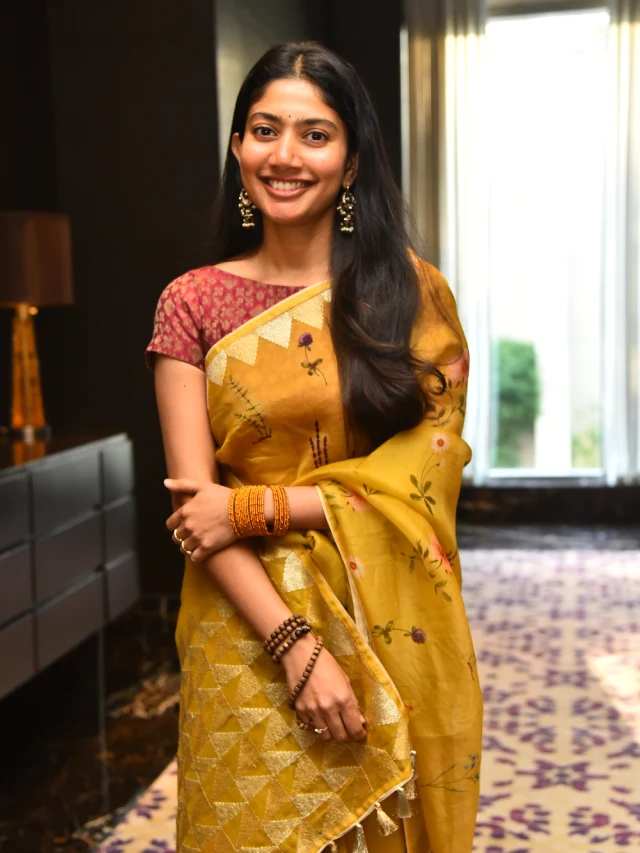 Sai Pallavi Stunning looks in Saree