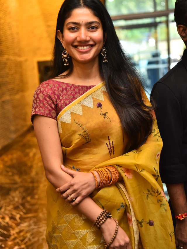 Sai Pallavi Stunning looks in Saree