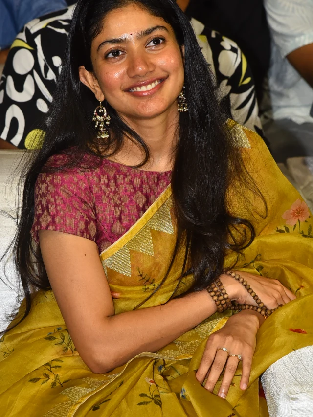 Sai Pallavi Stunning looks in Saree