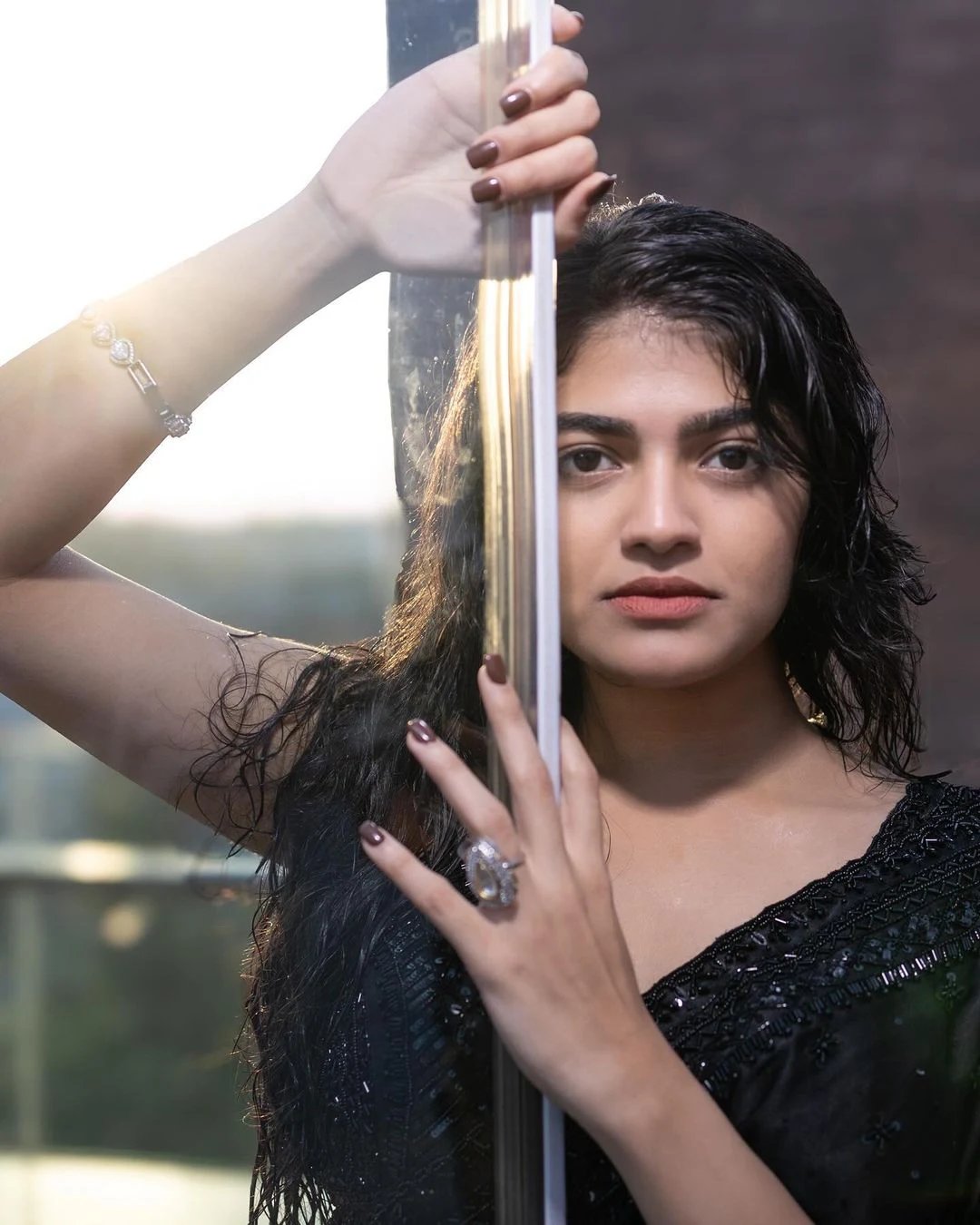 Sangeerthana Vipin Sizzling Photos in Balck Saree