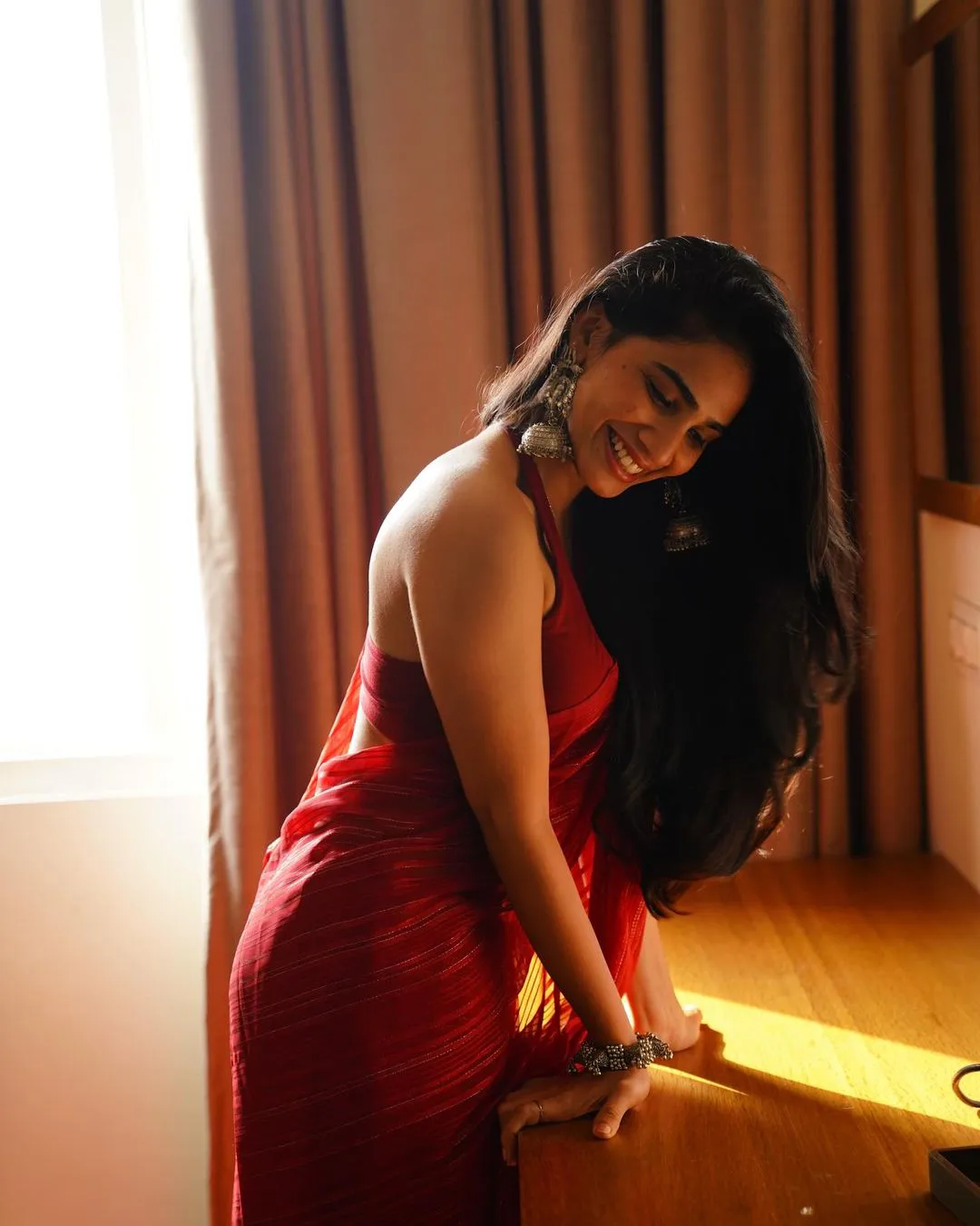 Shagna Sri Venun Sizzling Photos in Saree