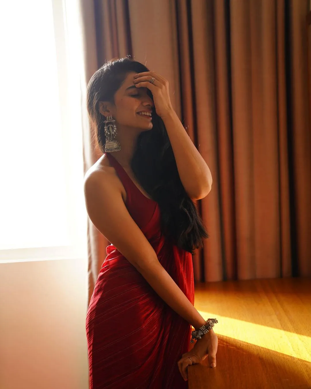 Shagna Sri Venun Sizzling Photos in Saree