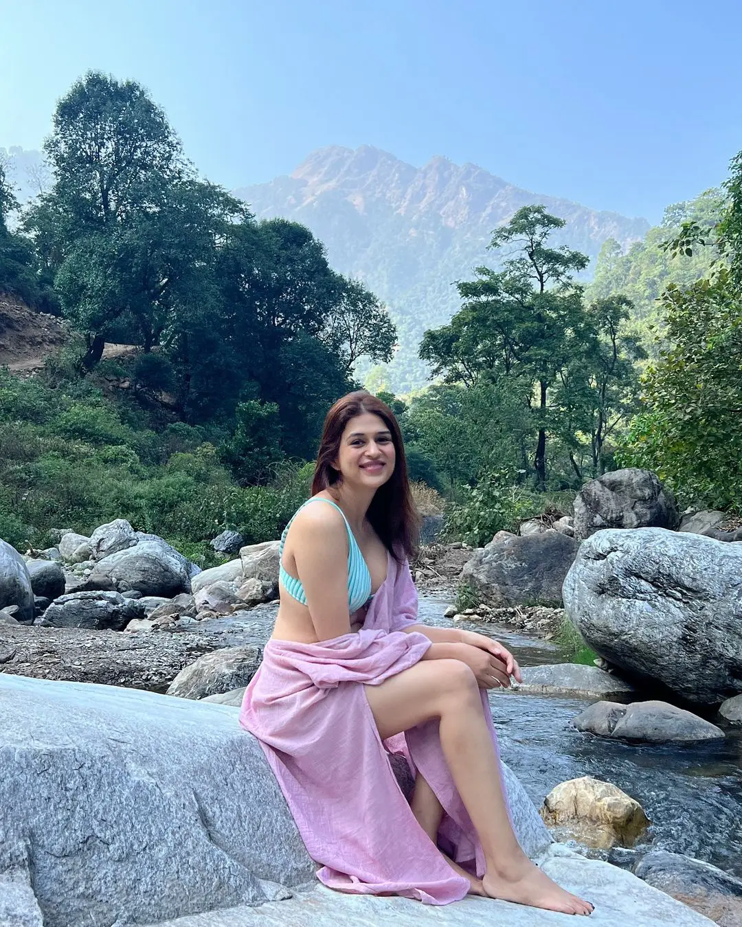 Shraddha Das Show her Beauty in Nature