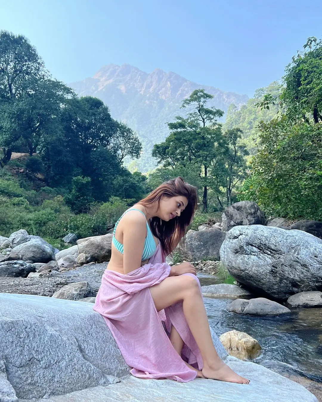 Shraddha Das Show her Beauty in Nature