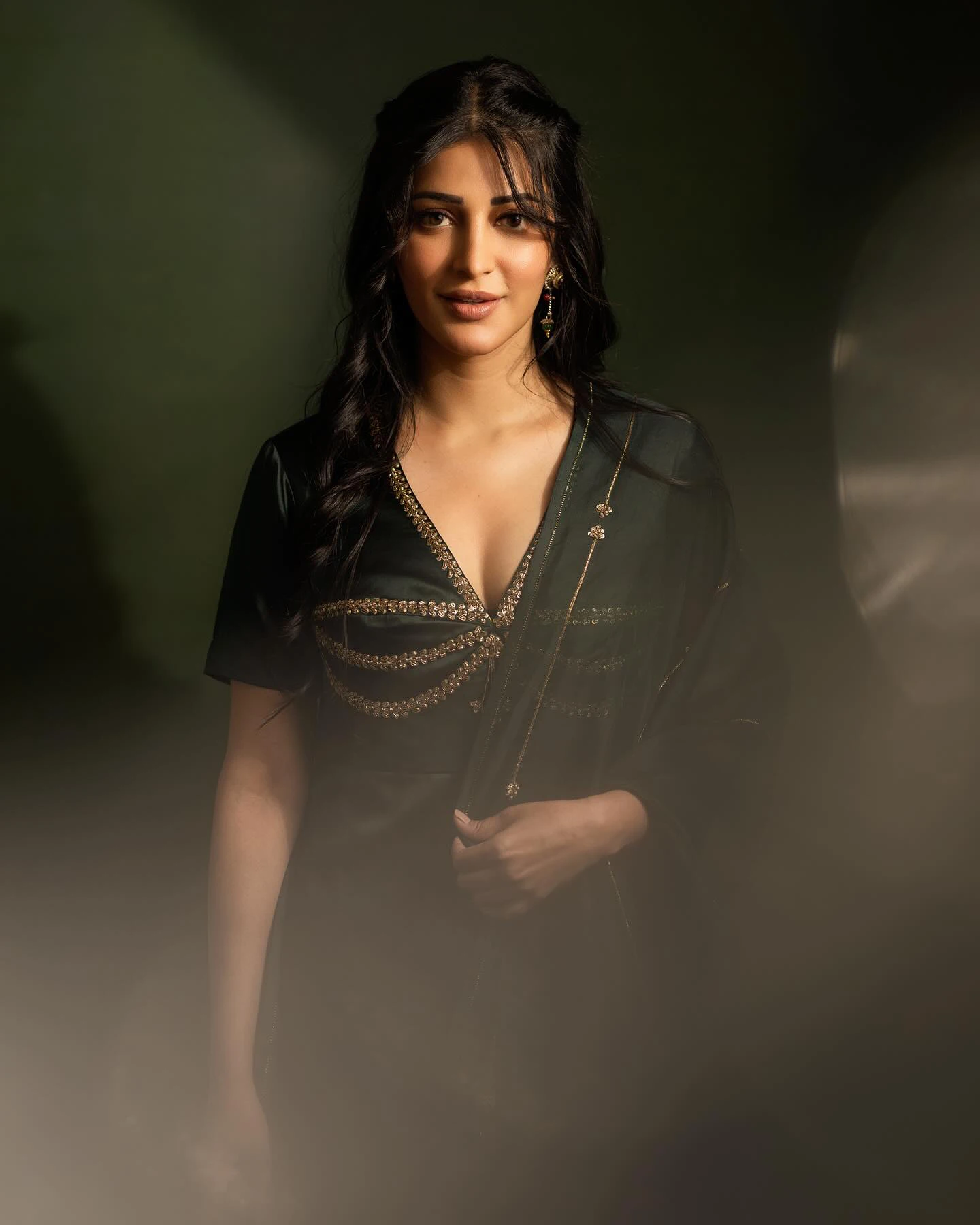 Shruti Haasan Shines in Simple Dress