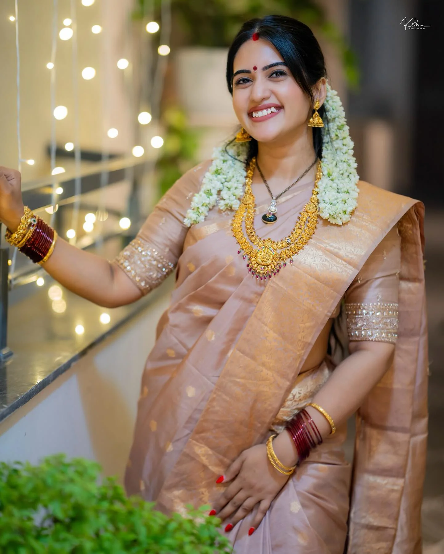 Anchor Sravanthi Chokarapu Stunning Looks in Saree on Diwali