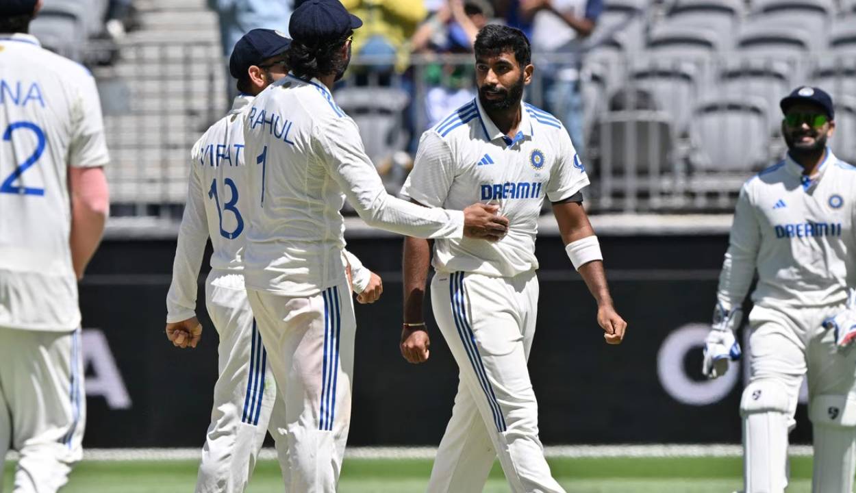 WTC : డబ్ల్యూటీసీ పాయింట్ల పట్టికలో మళ్లీ అగ్రస్థానంకు భారత్ జట్టు.. రెండో ప్లేస్లో ఆస్ట్రేలియా WTC : డబ్ల్యూటీసీ పాయింట్ల పట్టికలో మళ్లీ అగ్రస్థానంకు భారత్ జట్టు.. రెండో ప్లేస్లో ఆస్ట్రేలియా