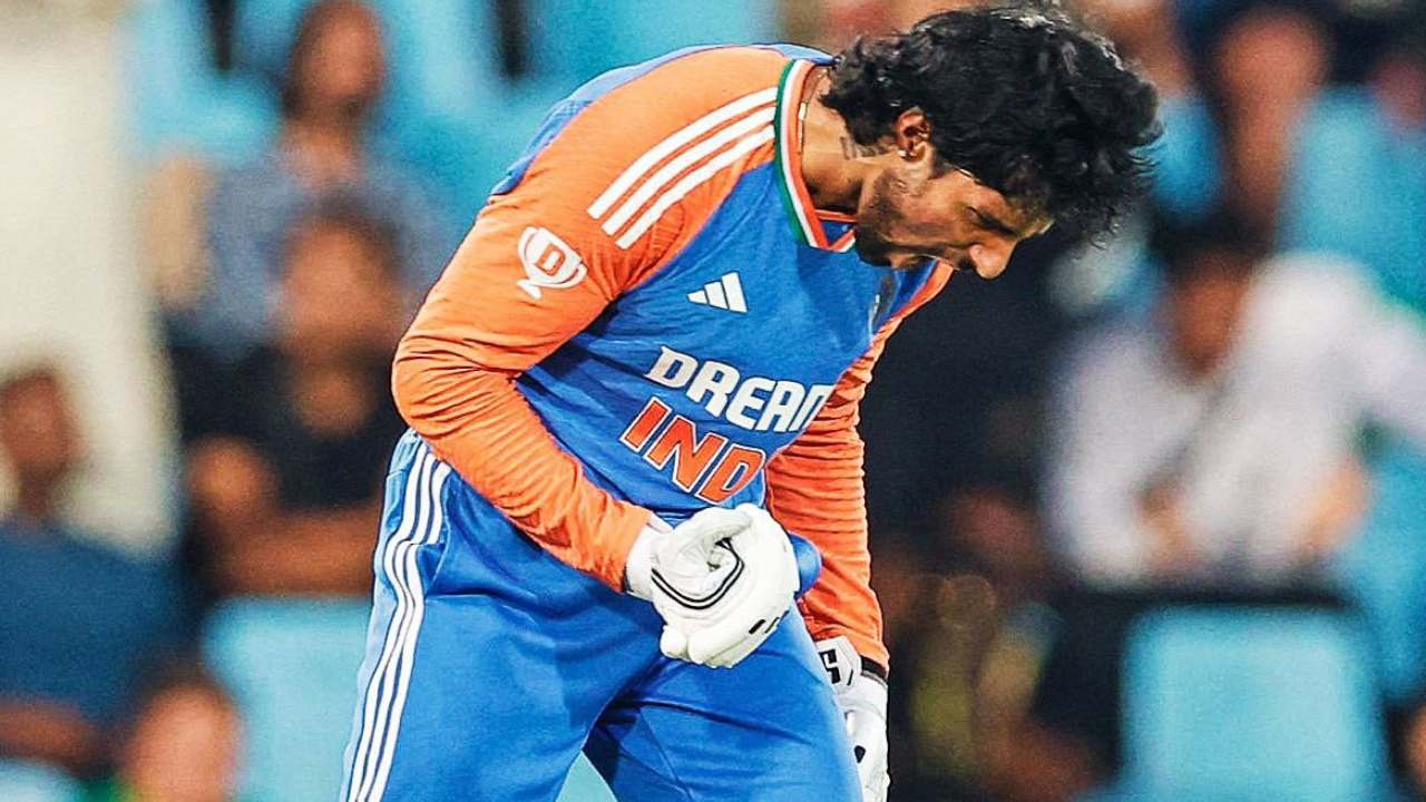 IND vs SA : కెప్టెన్ సూర్యకుమార్ గదికి వెళ్లి తిలక్ వర్మ ఏమని అడిగాడో తెలుసా.. సీక్రెట్ బయటపెట్టిన సూర్య IND vs SA : కెప్టెన్ సూర్యకుమార్ గదికి వెళ్లి తిలక్ వర్మ ఏమని అడిగాడో తెలుసా.. సీక్రెట్ బయటపెట్టిన సూర్య