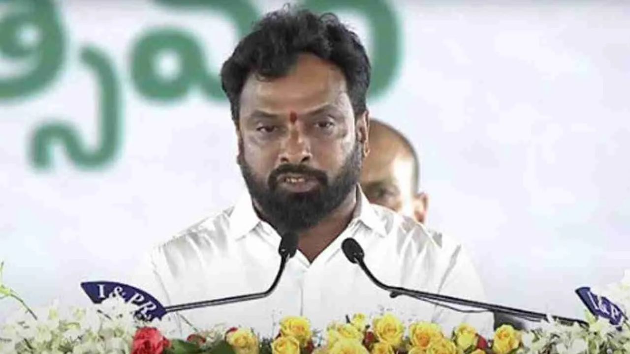 Vasamsetti Subhash: మంత్రి వాసంశెట్టి సుభాష్కు బ్యాడ్ టైమ్ నడుస్తోందా? Vasamsetti Subhash: మంత్రి వాసంశెట్టి సుభాష్కు బ్యాడ్ టైమ్ నడుస్తోందా?