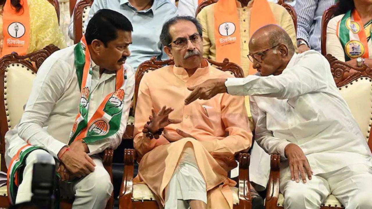 Maharashtra Results: తెలంగాణ లేదా కర్ణాటకకు మహావికాస్ అఘాడీ ఎమ్మెల్యేలను తరలింపు? Maharashtra Results: తెలంగాణ లేదా కర్ణాటకకు మహావికాస్ అఘాడీ ఎమ్మెల్యేలను తరలింపు?