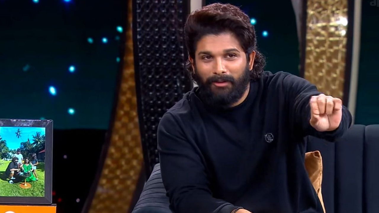 Allu Arjun : అల్లు అర్జున్ ఫేవరేట్ హీరో ఎవరో తెలుసా? ఆ సినిమాకు అయితే పడీ పడీ నవ్వాడట.. Allu Arjun : అల్లు అర్జున్ ఫేవరేట్ హీరో ఎవరో తెలుసా? ఆ సినిమాకు అయితే పడీ పడీ నవ్వాడట..
