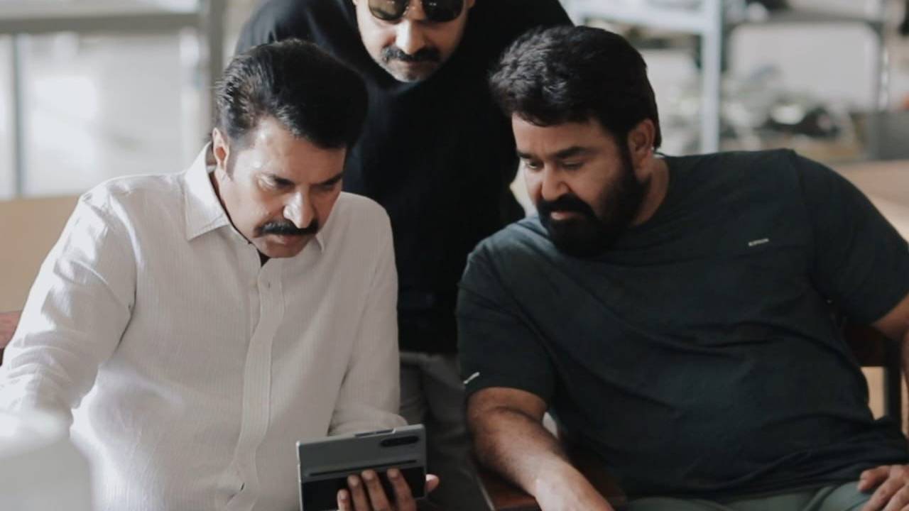 Mohanlal – Mammootty : 16 ఏళ్ళ తర్వాత కలిసి సినిమా చేయబోతున్న ఇద్దరు స్టార్ హీరోలు.. శ్రీలంకలో షూటింగ్ మొదలు.. Mohanlal – Mammootty : 16 ఏళ్ళ తర్వాత కలిసి సినిమా చేయబోతున్న ఇద్దరు స్టార్ హీరోలు.. శ్రీలంకలో షూటింగ్ మొదలు..