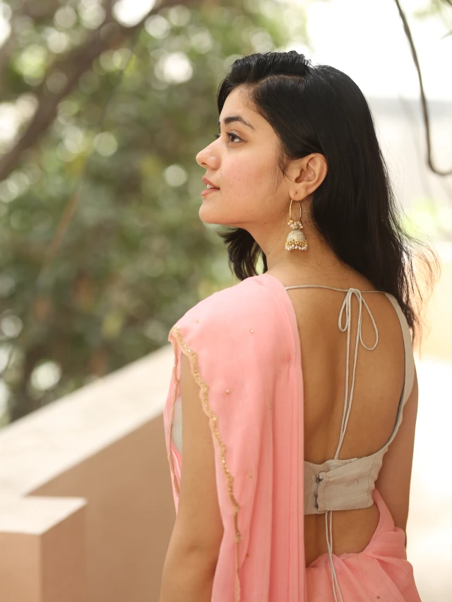 Aishwarya Sharma Stunning Looks in Saree