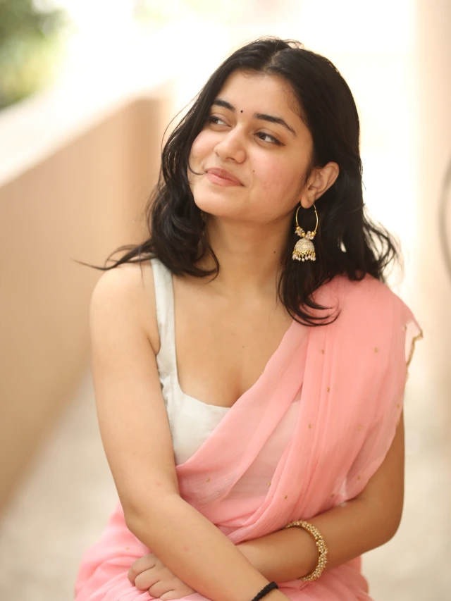 Aishwarya Sharma Stunning Looks in Saree