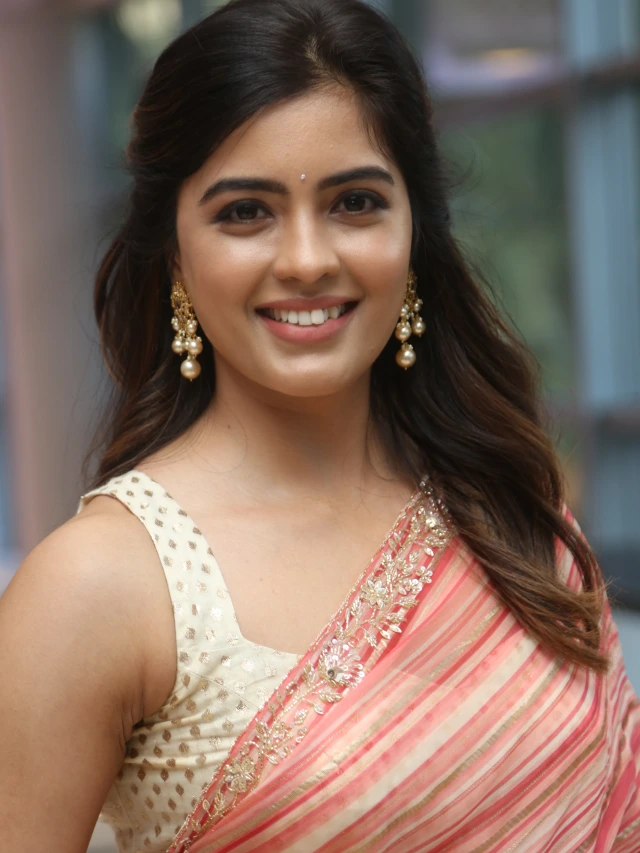 Amritha Aiyer Cute Looks in Saree