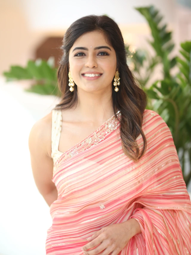 Amritha Aiyer Cute Looks in Saree
