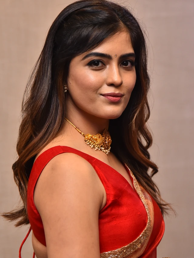 Amritha Aiyer Cute Looks in Saree