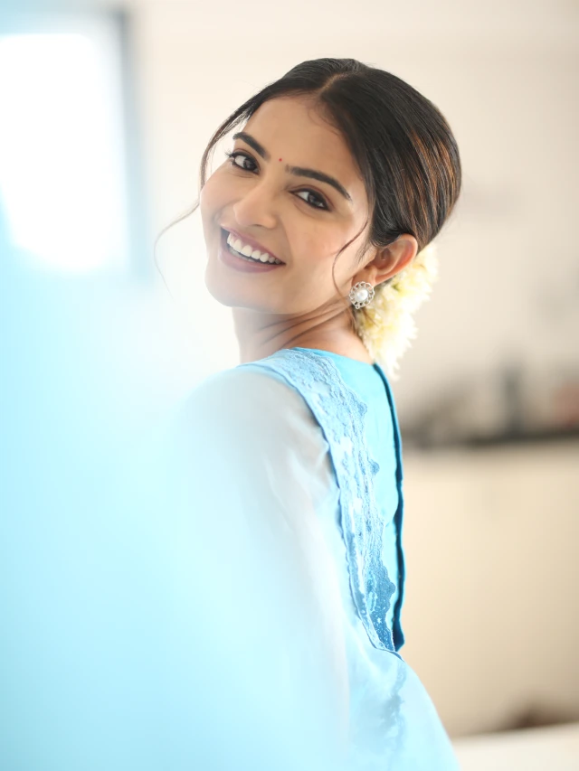 Ananya Nagalla Shows her Beauty in Saree at Srikakulam Sherlockholmes Promotions