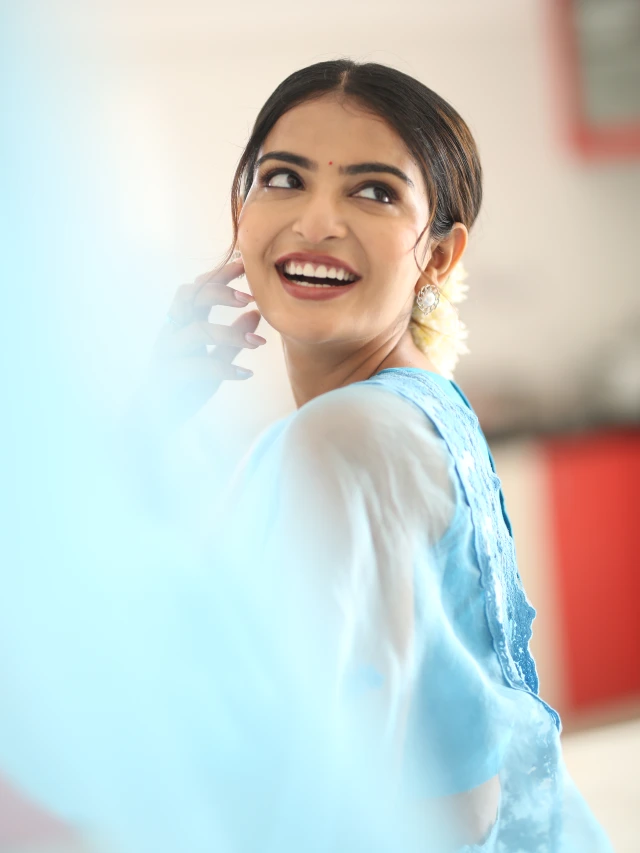 Ananya Nagalla Shows her Beauty in Saree at Srikakulam Sherlockholmes Promotions