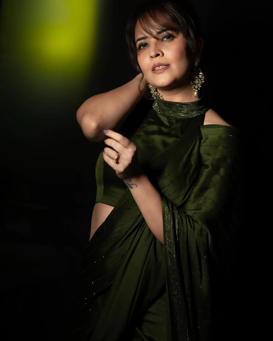 Anasuya Bharadwaj Beautiful Looks in Saree