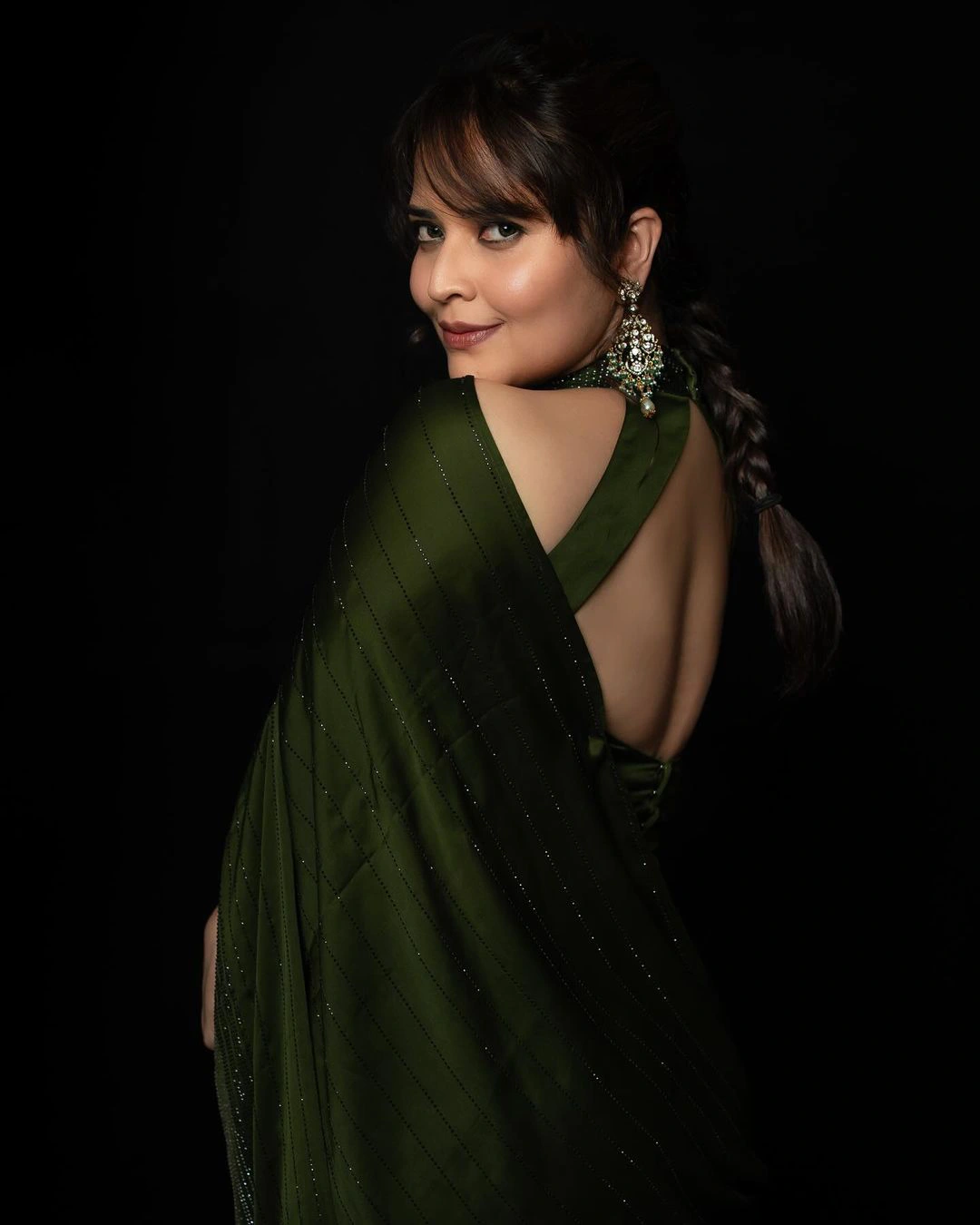 Anasuya Bharadwaj Beautiful Looks in Saree