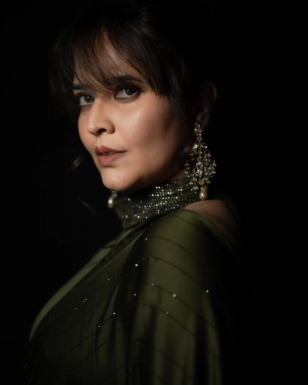Anasuya Bharadwaj Beautiful Looks in Saree