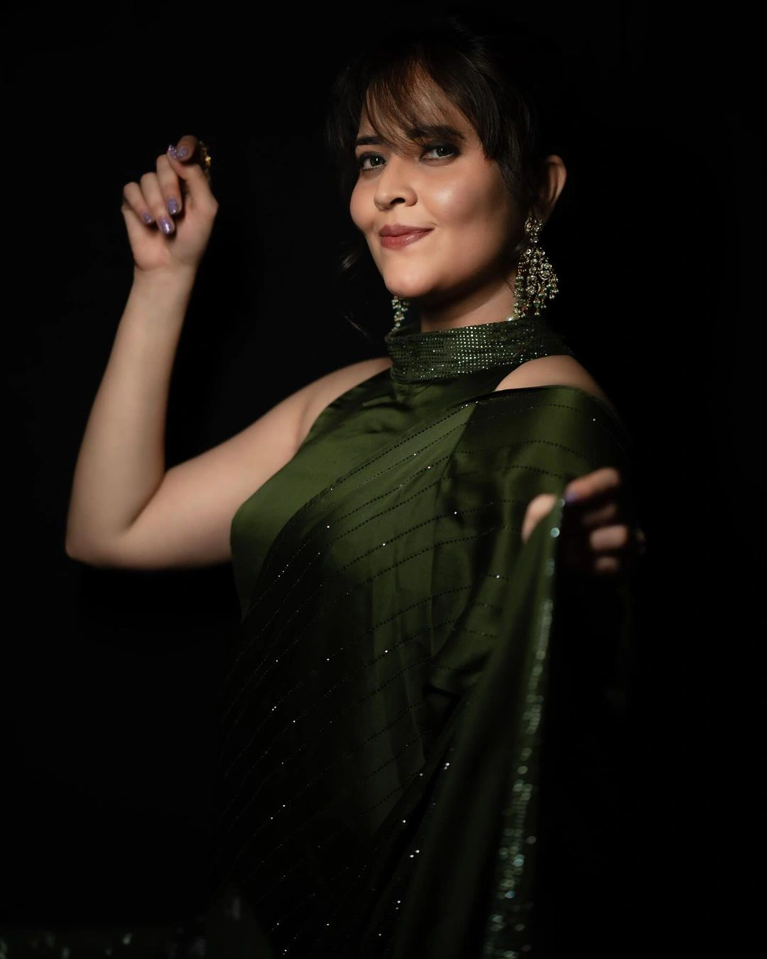 Anasuya Bharadwaj Beautiful Looks in Saree