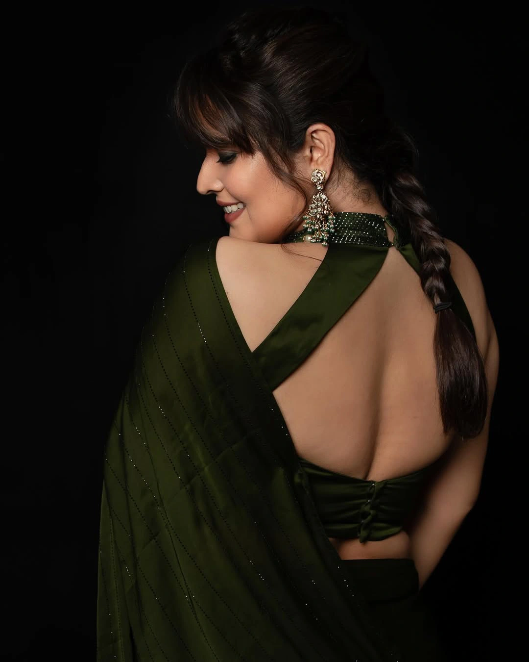 Anasuya Bharadwaj Beautiful Looks in Saree