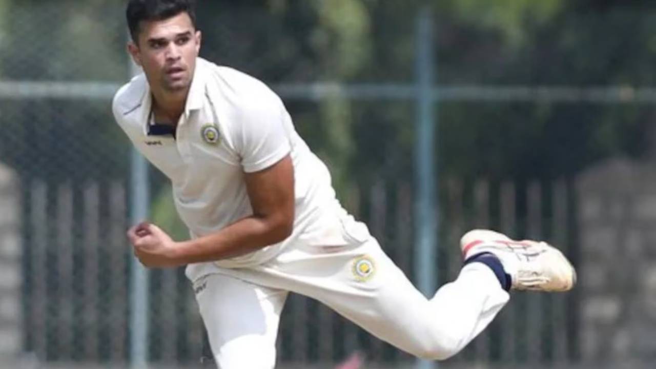 Arjun Tendulkar: అర్జున్ టెండూల్కర్ సూపర్ బౌలింగ్.. ముంబై తుది జట్టులో చోటుదక్కేనా? Arjun Tendulkar: అర్జున్ టెండూల్కర్ సూపర్ బౌలింగ్.. ముంబై తుది జట్టులో చోటుదక్కేనా?