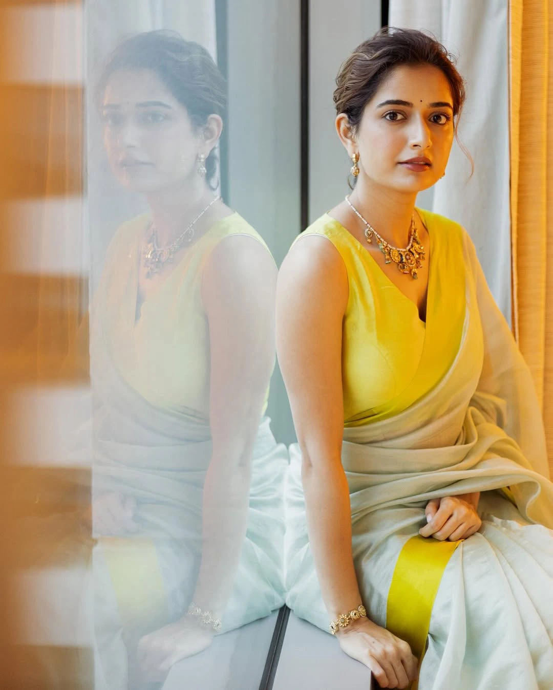 Ashika Ranganath Stunning Looks in Saree