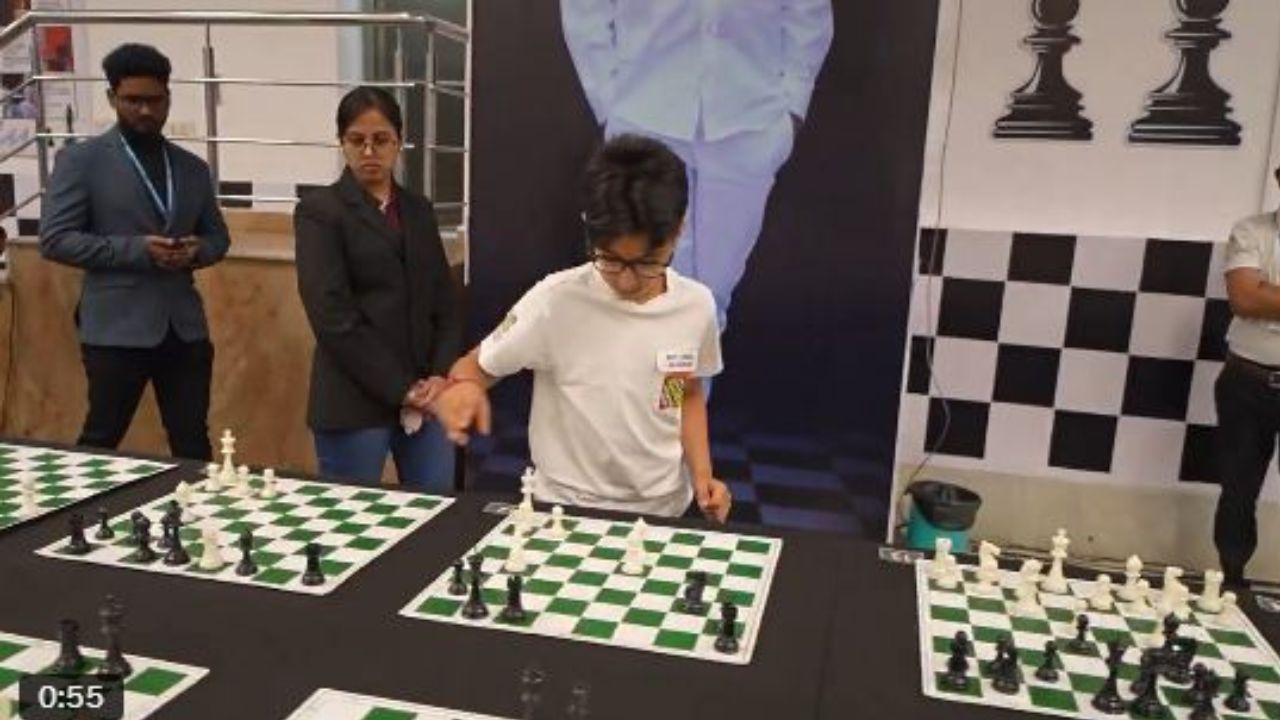 Devansh Video: చదరంగంలో లోకేశ్ తనయుడు దేవాన్ష్ ప్రపంచ రికార్డు Devansh Video: చదరంగంలో లోకేశ్ తనయుడు దేవాన్ష్ ప్రపంచ రికార్డు