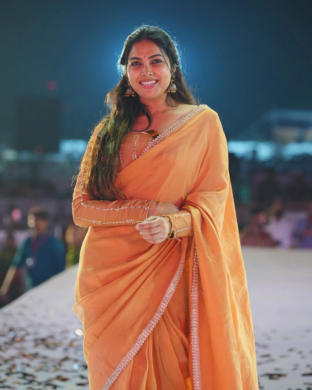 Actress Divi Cute Looks in Saree