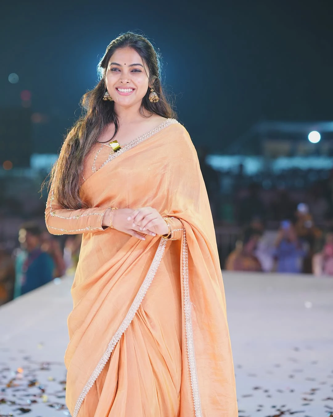 Actress Divi Cute Looks in Saree