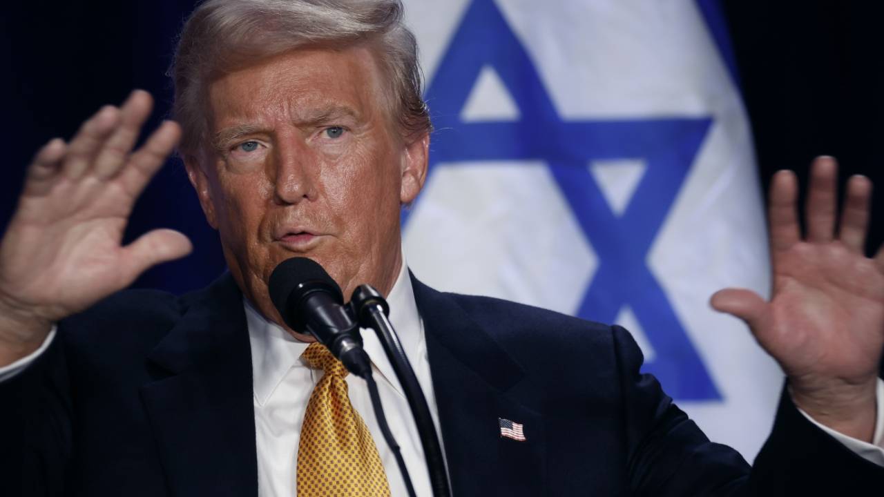 Donald Trump: ‘నేనొస్తున్నా నరకం చూపిస్తా’.. హమాస్కు డొనాల్డ్ ట్రంప్ బిగ్ వార్నింగ్.. ఎందుకంటే? Donald Trump: ‘నేనొస్తున్నా నరకం చూపిస్తా’.. హమాస్కు డొనాల్డ్ ట్రంప్ బిగ్ వార్నింగ్.. ఎందుకంటే?