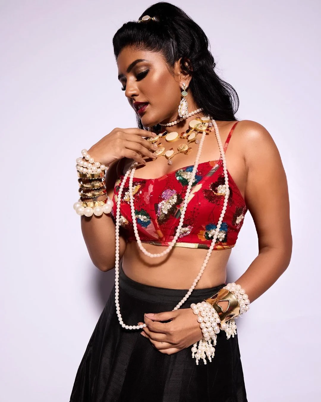 Eesha Rebba Sizzling Photos in Fashion Walk
