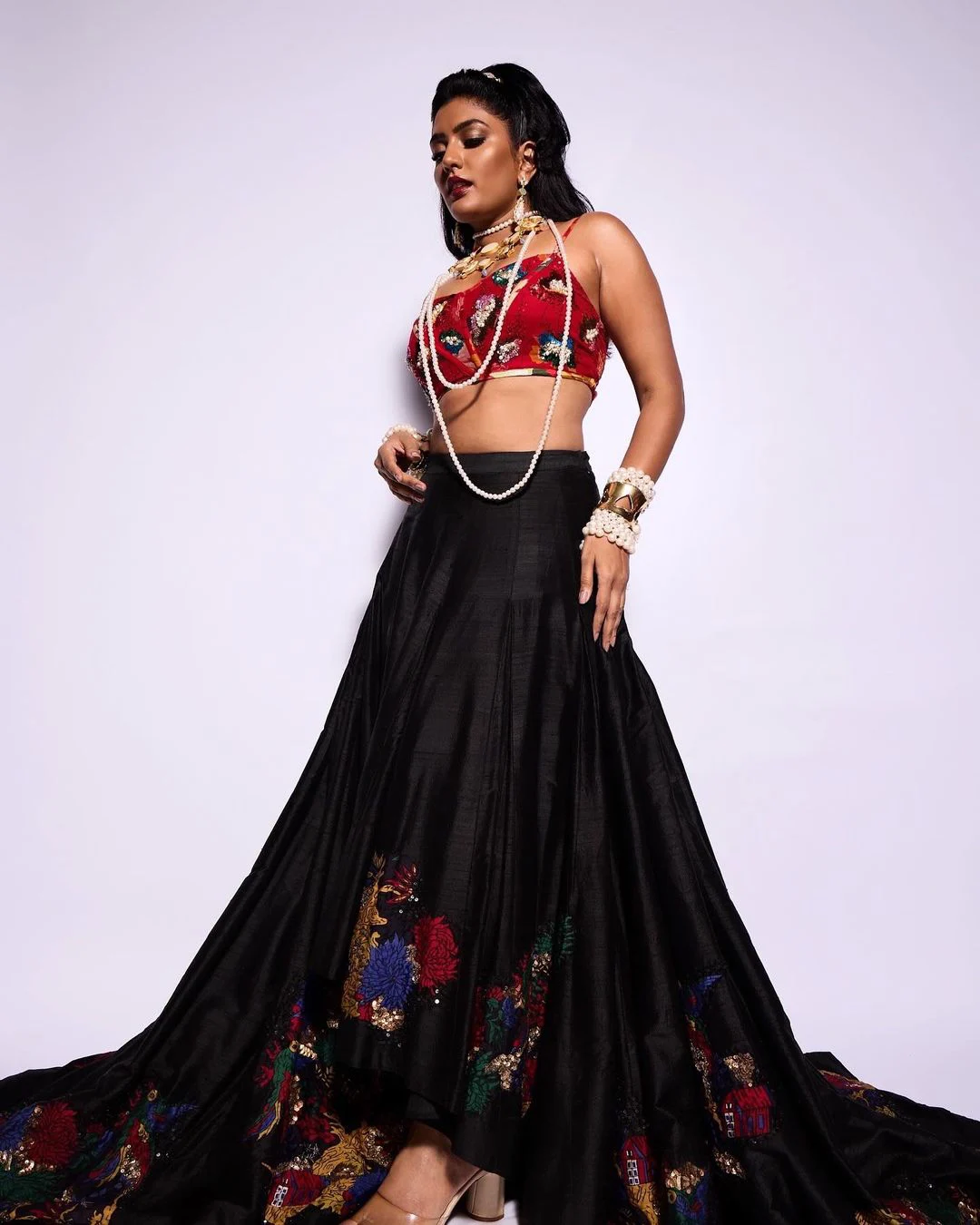 Eesha Rebba Sizzling Photos in Fashion Walk