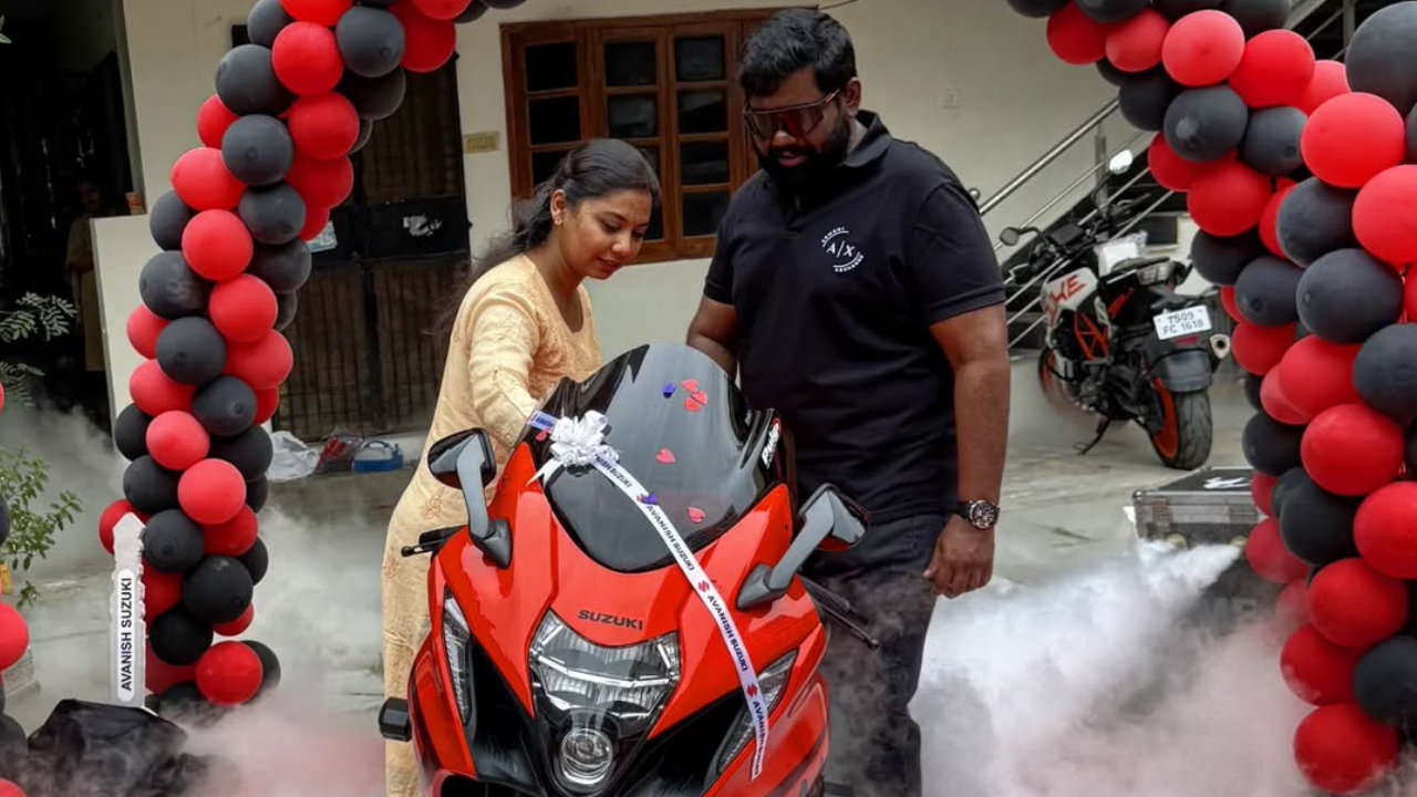 Harsha Chemudu : వామ్మో.. అన్ని లక్షలు పెట్టి బైక్ కొన్న వైవా హర్ష.. ఫొటోస్ చూసారా.. Harsha Chemudu : వామ్మో.. అన్ని లక్షలు పెట్టి బైక్ కొన్న వైవా హర్ష.. ఫొటోస్ చూసారా..