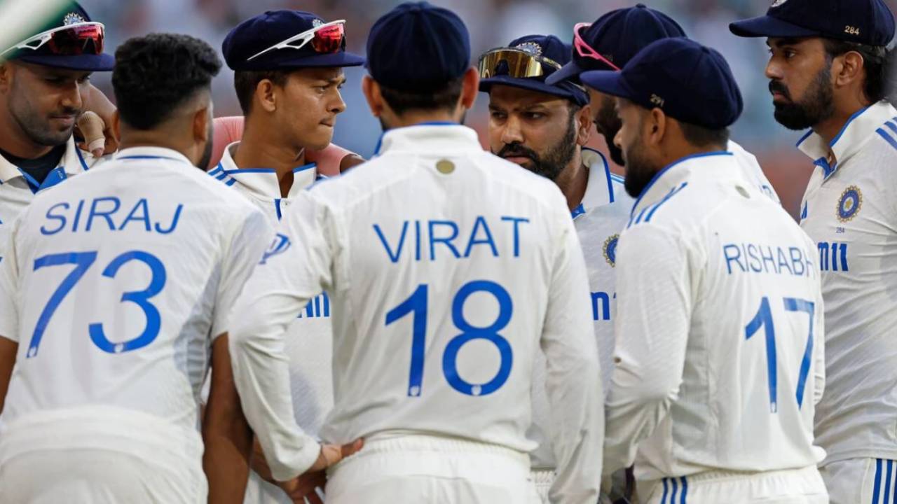 AUS vs IND : మూడో టెస్టు.. చేతులెత్తేస్తున్న బ్యాటర్లు.. పీకల్లోతు కష్టాల్లో టీమిండియా AUS vs IND : మూడో టెస్టు.. చేతులెత్తేస్తున్న బ్యాటర్లు.. పీకల్లోతు కష్టాల్లో టీమిండియా
