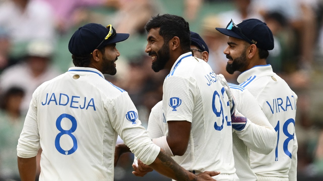 IND vs AUS 4th Test : విజృంభించిన భారత బౌలర్లు.. తొలి ఇన్నింగ్స్లో ఆస్ట్రేలియా 474 ఆలౌట్.. IND vs AUS 4th Test : విజృంభించిన భారత బౌలర్లు.. తొలి ఇన్నింగ్స్లో ఆస్ట్రేలియా 474 ఆలౌట్..