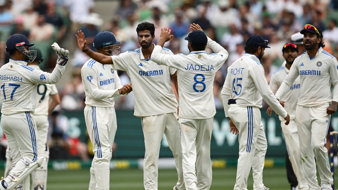 IND vs AUS : బాక్సింగ్డే టెస్టు.. ముగిసిన తొలి రోజు ఆట.. భారీ స్కోరు దిశగా ఆస్ట్రేలియా.. IND vs AUS : బాక్సింగ్డే టెస్టు.. ముగిసిన తొలి రోజు ఆట.. భారీ స్కోరు దిశగా ఆస్ట్రేలియా..