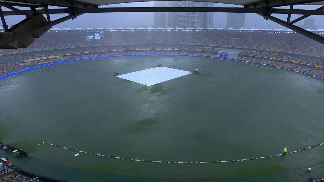 IND vs AUS : గబ్బాలో వరుణుడి ఆట.. ముగిసిన తొలి రోజు ఆట.. ఫ్యాన్స్కు గుడ్ న్యూస్ చెప్పిన క్రికెట్ ఆస్ట్రేలియా.. IND vs AUS : గబ్బాలో వరుణుడి ఆట.. ముగిసిన తొలి రోజు ఆట.. ఫ్యాన్స్కు గుడ్ న్యూస్ చెప్పిన క్రికెట్ ఆస్ట్రేలియా..
